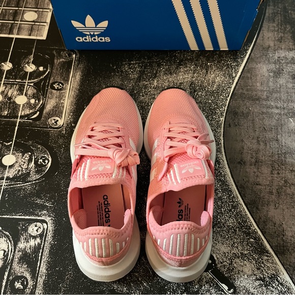 NIB Adidas Swift Run X J - Picture 11 of 15